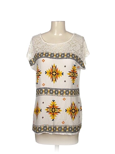 Diğer T-shirt %70 İndirimli.