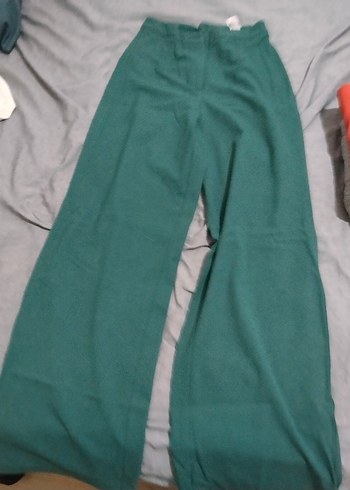 Bershka Kadın Yeşil Geniş Kesim Midi Pantolon
