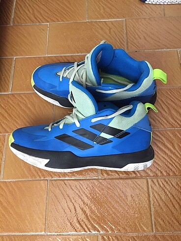 Adidas yürüyüş ayakkabısı