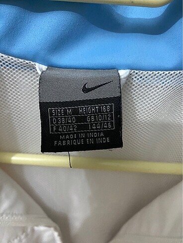 m Beden beyaz Renk Nike ceket
