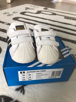 Adidas ilk adım ayakkabısı