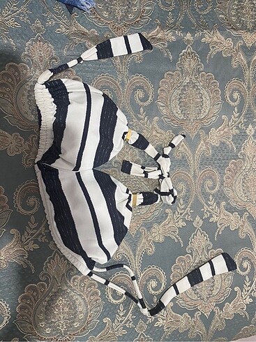 Çizgili bikini üstü