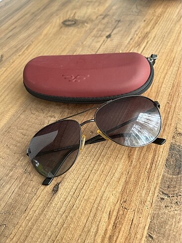Orijinal güneş gözlüğü - Görsel 2