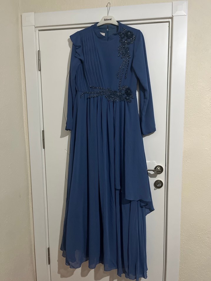 Uzun Kollu İşlemeli Mavi Abiye Elbise - Görsel 2