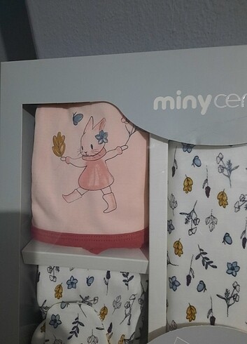 3 Ay Beden Minycenter marka hastane çıkışı