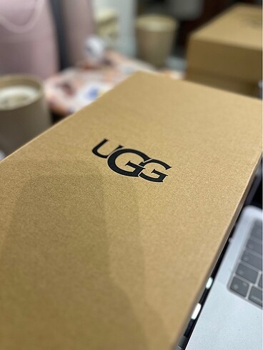 37 Beden siyah Renk Deri kısa UGG