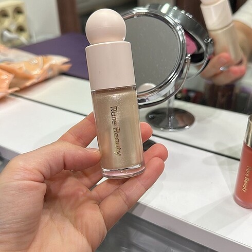 Rare beauty highlighter