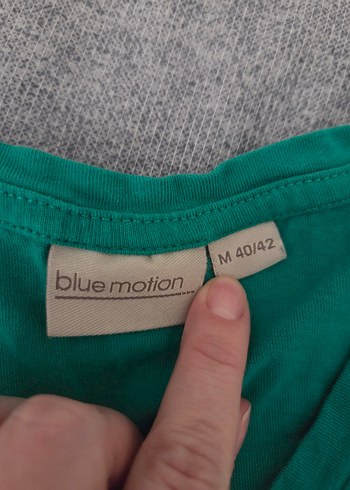 Erkek Yeşil V Yaka Keten Tişört - Görsel 2