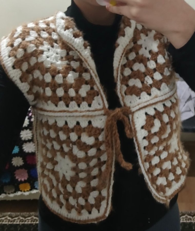 El Örgüsü Granny Kare Yelek | Bağlamalı Bohem Vintage Model - Görsel 4