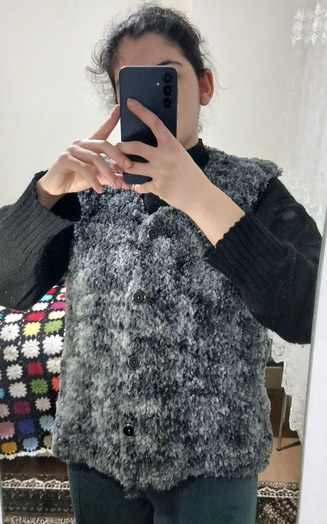 Peluş Dokulu El Örgüsü Yelek | Düğmeli Oversize Kışlık Model - Görsel 2