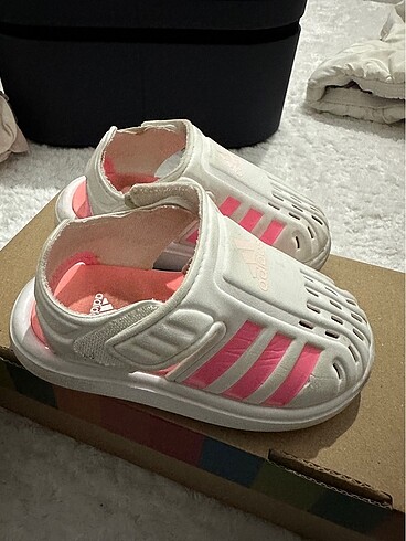 Adidas kız çocuk sandalet