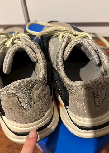 36 Beden gri Renk Adidas yeezy 700 Spor Ayakkabı