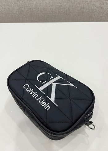 Calvin Klein Siyah Kadın Çapraz Çanta