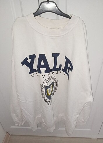 yale sweatshirt