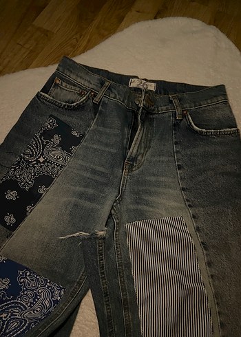 Yamalı yırtmaçlı vintage jean - Görsel 4