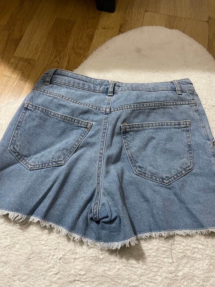 Kadın Gri Mavi Mini Denim Şort - Görsel 3