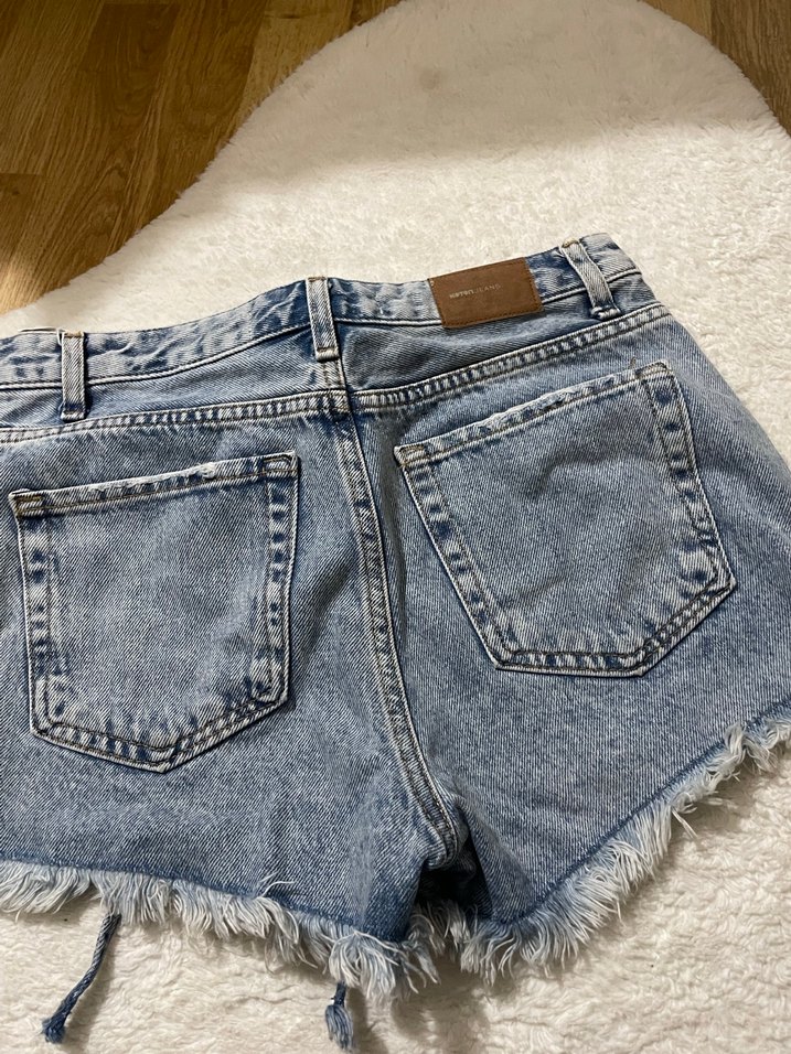 Gri Kadın Kot Şort - Görsel 4