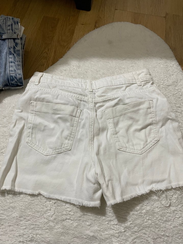 Beyaz Midi Kadın Kot Şort - Görsel 2