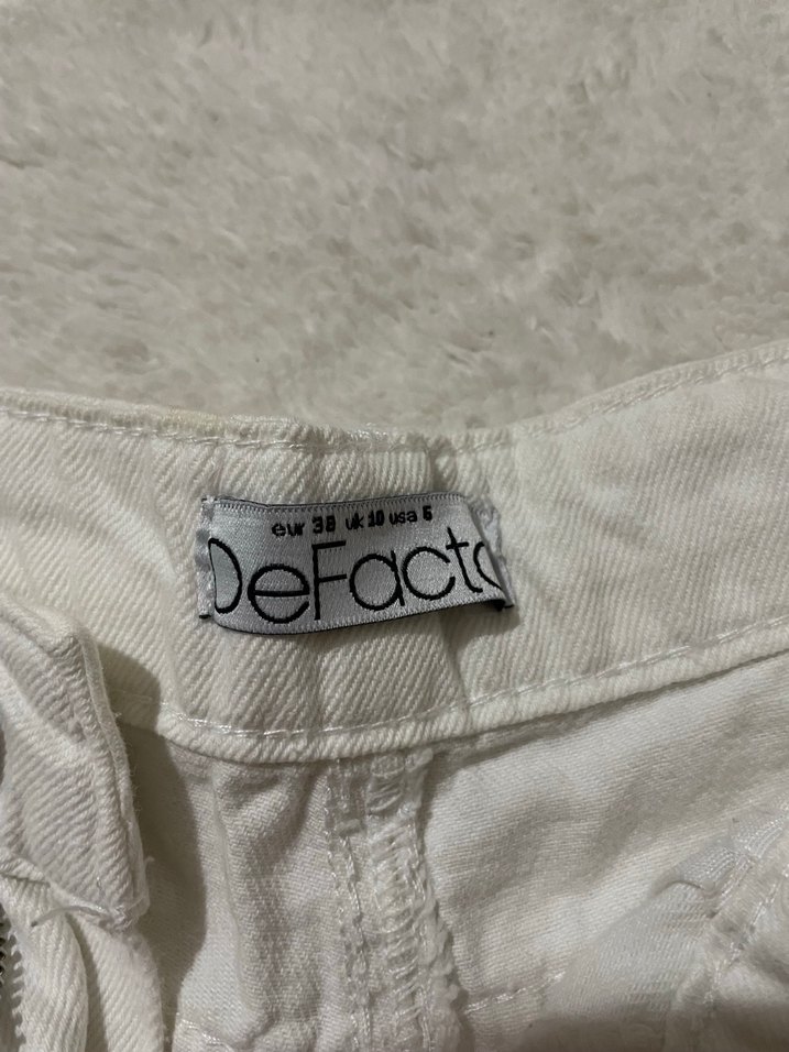 Beyaz Midi Kadın Kot Şort - Görsel 4