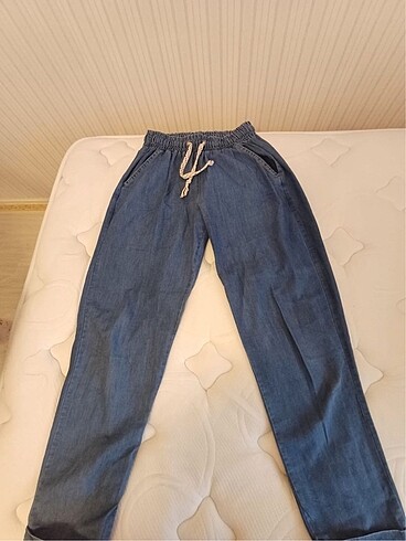 İnce kot pantolon