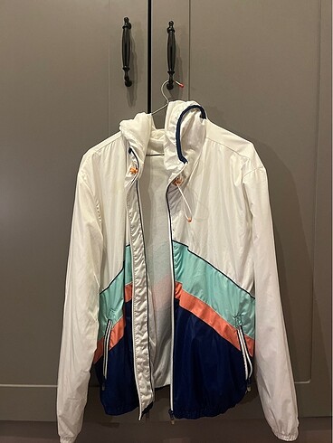 Pull and bear yağmurluk
