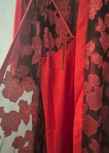 Kırmızı Çiçek Desenli Uzun Vintage Kadın Sabahlık - Görsel 5