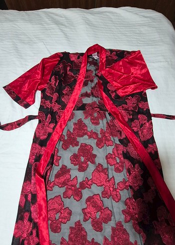 Kırmızı Çiçek Desenli Uzun Vintage Kadın Sabahlık - Görsel 2