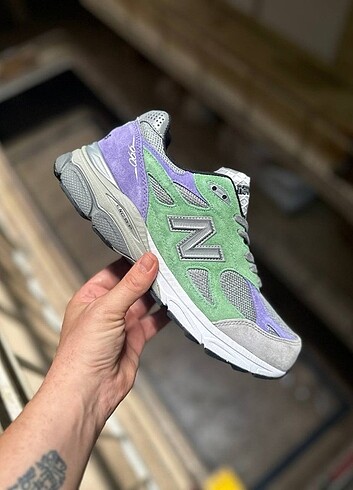 New Balance 990v3 Stray