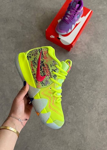 Nike Kyrie 7 World 1