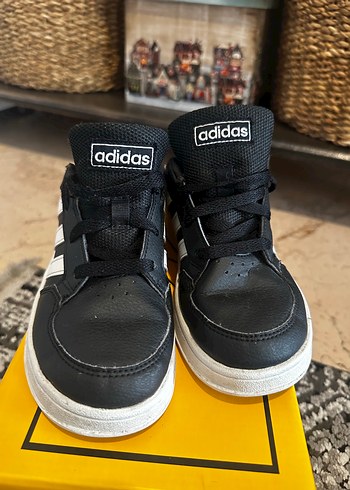 Erkek Çocuk Siyah Adidas Spor Ayakkabı