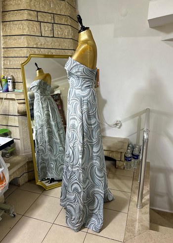 Büzgülü, Straplez Gri Uzun Elbise - Görsel 2