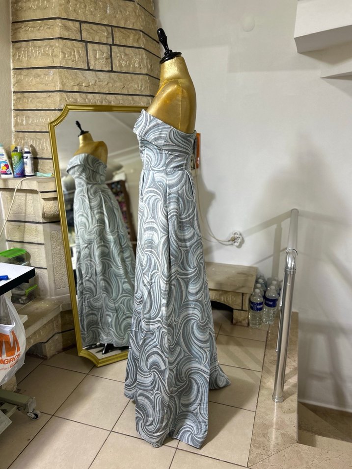 Büzgülü, Straplez Gri Uzun Elbise - Görsel 2