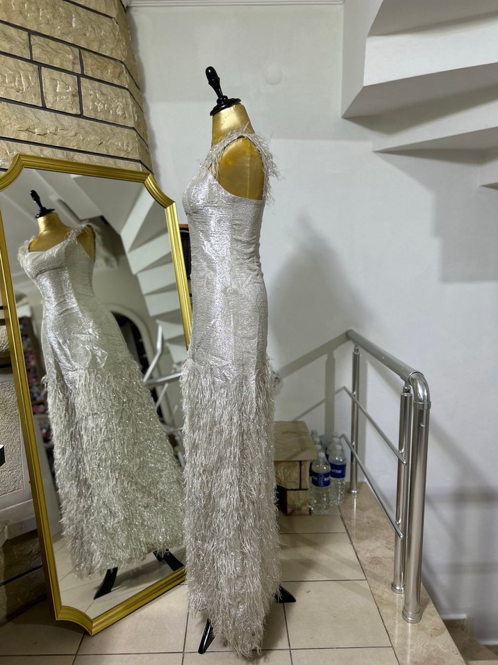 Nakışlı Beyaz Uzun Abiye Elbise - Görsel 2