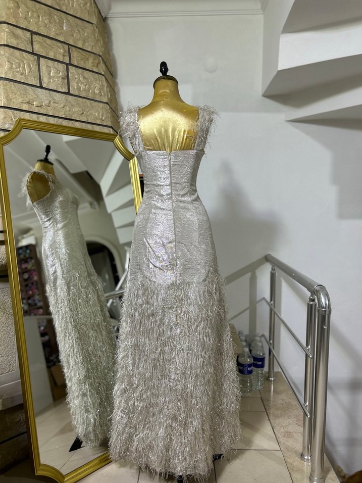 Nakışlı Beyaz Uzun Abiye Elbise - Görsel 3