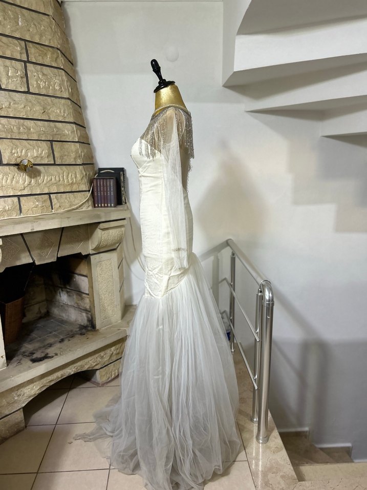 Beyaz Straplez Uzun Drapeli Nişan Elbisesi - Görsel 2