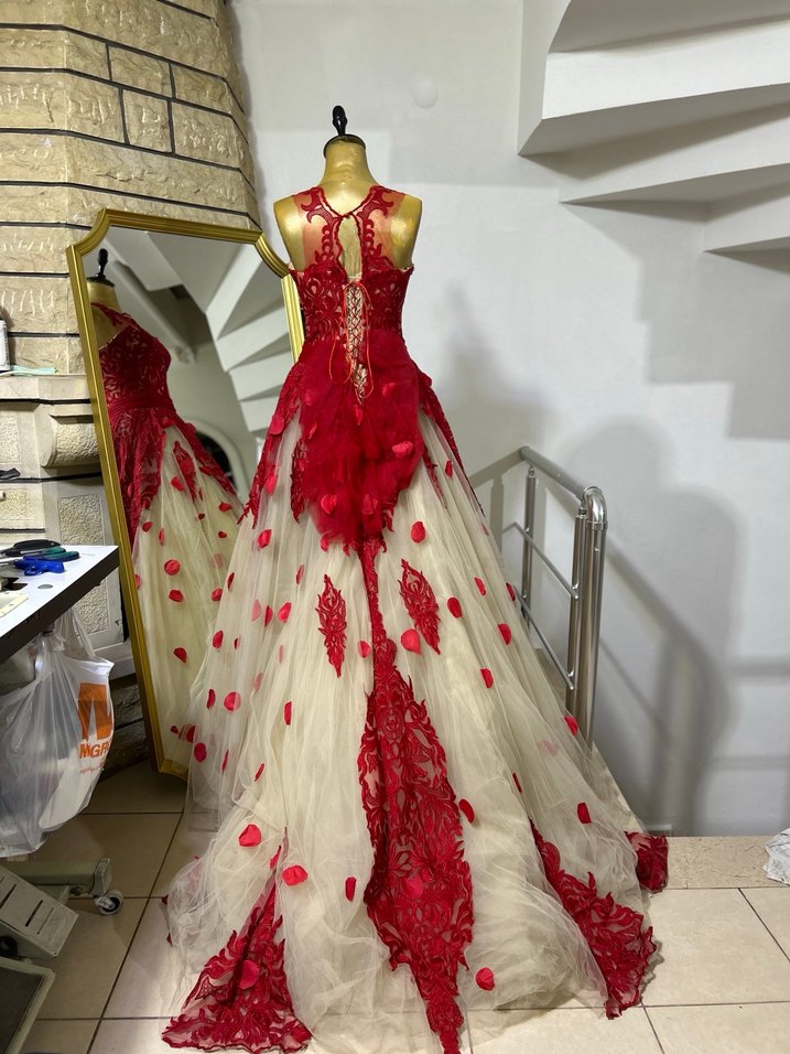 Kırmızı Nakışlı Dantel Uzun Abiye - Görsel 3