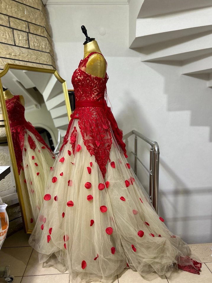 Kırmızı Nakışlı Dantel Uzun Abiye - Görsel 2