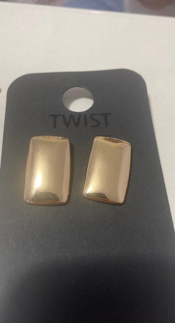 TWIST Altın Renk Zincir Detaylı Mini Kolye ve Küpe Seti - Görsel 2