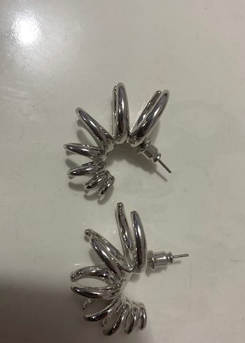 Gri Zincir Detaylı Midi Küpe - Görsel 2