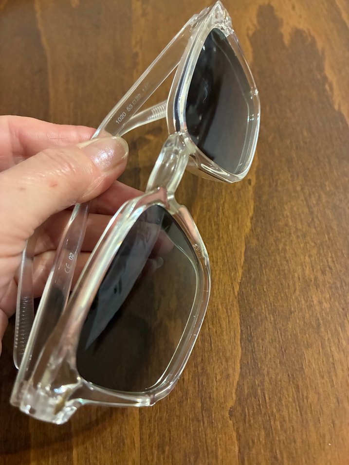 Şeffaf Çerçeveli Minimalist Unisex Güneş Gözlüğü - Görsel 5