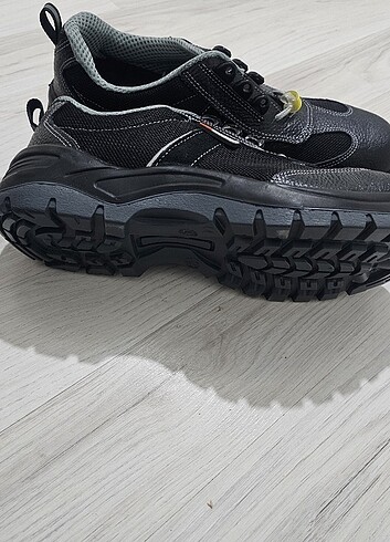 43 Beden siyah Renk Elektrikçi ayakkabısı 