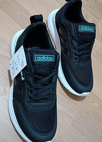41 Beden siyah Renk Adidas erkek spor ayakkabı