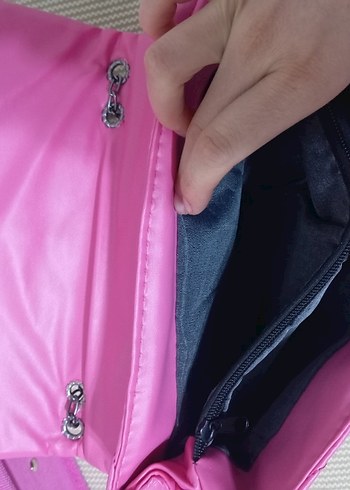 Gri Zincir Detaylı Kadın El Zinciri - Görsel 2