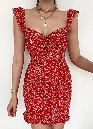 Kırmızı çiçekli mini elbise