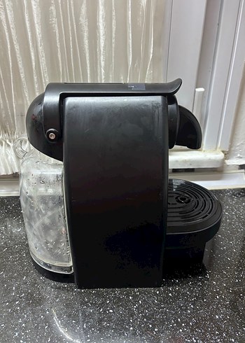 Beden Nespresso Essenza kapsül kahveMakinesi