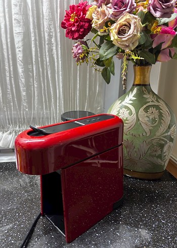 Koyu Kırmızı Kahve Makinesi - Görsel 4