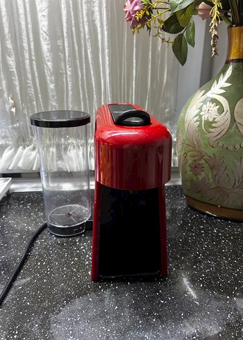 Koyu Kırmızı Kahve Makinesi - Görsel 3