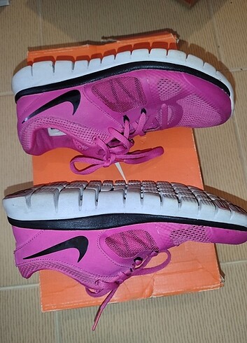 36,5 Beden Nike Spor Ayakkabi