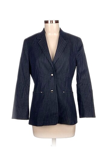 Escada Blazer %70 İndirimli.