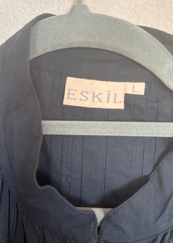 ESKİL MARKA- Kadın Siyah Keten Pilili Gömlek - Görsel 2